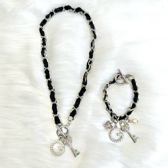 GUESS LUXURY CHARM SET